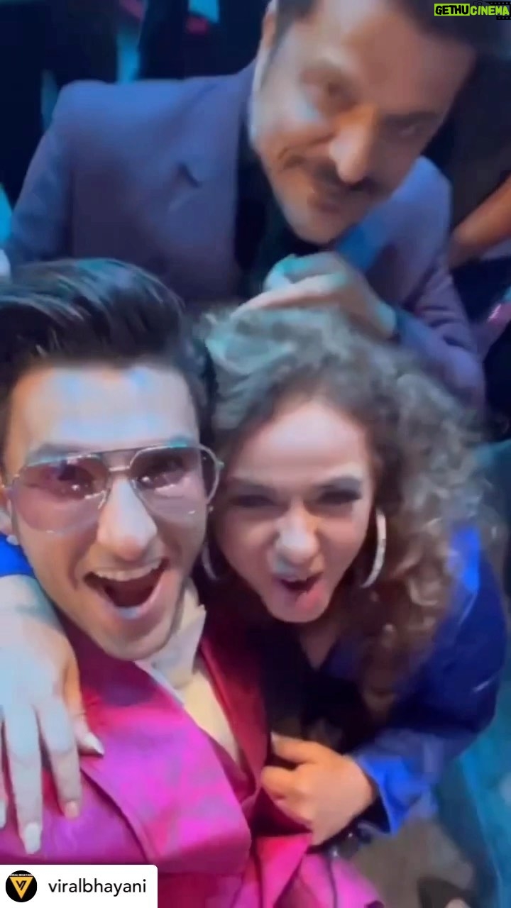 Vandana Sajnani - 844 Likes - Thank u @viralbhayani ❤️.
.
Posted @withrepost • @viralbhayani When two powerhouse live wire Sindhis unite* ! Vandana says “Ranveer is all heart ❤️. It was Awesome n so amazing when he called out n said ‘What’s up Vandy and wished me for my birthday :) I think I got my best gift ever. He is a darling and such a Fabulous soul ,he emits such positive infectious energy and vibes all the time …My friends call me the female Ranveer singh coz of my insane energy but no one can beat him :) I miss his energy n the lovely memorables times on the cruise ..
Oh my god, his performance for the Danube Filmfare Middle East in Dubai was electrifying giving goosebumps to all. His speech dedicated to his parents got me teary eyed . Anyone who has crossed his path or recieved his magnetic hug should feel blessed. He always gives a dil dhadakne do moment to all around him. No wonder he is loved by the entire world .
Actor #Ranveersingh #vandanasajnani #Actress #Bollywood #Awardnight #Filmfare #dubai pnk
@vandanasajnaniofficial #Ranveersingh #ranveersinghfanclub #ranveersinghfc #Ranveersinghfans #Ranveer #ranveersingh #Ranveer