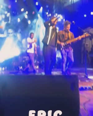 Vandana Sajnani Instagram - Read caption below .. 
So so glad to work with u @paponmusic and get started with you for shows ! What a fabulous singer / artist / human / entertainer as well as a neighbour are you ❤️❤️.
What a show ! At the legendary Shamumhanda hall in Mumbai over the weekend . #Fullhouse #Soldout ! 
I’m so happy my mom and my aunts all got to see his magic . And the sweetest gesture by him to come down and meet my aunts n hug my mom 🧿🙏.
The euphoria in the audience was next level. My first ever experience with him  was when #Papon agreed to sing on my 50th birthday party and treat all my friends to his amazing voice and energy . 
And then I got a chance to organise his this show in Mumbai. 
And this is not the first. There are going to be many more for sure . 
My husband @rajesh_khattar also had his first experience in his show and we are totally bowled by his talent and versatility.  Love you papon ! . My aunt @monabhambhani was visiting from America and she is now a fan for life ! 
It was such a joy to see my company logo #Mokshcreations on the screen . 
The ghazals he sings deserves a special mention. WOW papon . 
Your fan following is another level . Each one sings along with you . That was the most beautiful part of the evening , along with you singing some Assamese songs and everyone dancing along ! 
If you haven’t seen him perform , you are surely missing something amazing !!! .
.
 . #Highenergy #Concert #Singer #Musicalevening #Bollywood