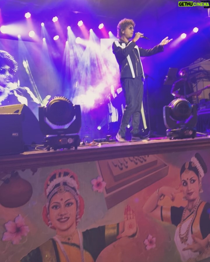 Vandana Sajnani - 3 Likes - Read caption below ..
So so glad to work with u @paponmusic and get started with you for shows ! What a fabulous singer / artist / human / entertainer as well as a neighbour are you ❤️❤️.
What a show ! At the legendary Shamumhanda hall in Mumbai over the weekend . #Fullhouse #Soldout !
I’m so happy my mom and my aunts all got to see his magic . And the sweetest gesture by him to come down and meet my aunts n hug my mom 🧿🙏.
The euphoria in the audience was next level. My first ever experience with him was when #Papon agreed to sing on my 50th birthday party and treat all my friends to his amazing voice and energy .
And then I got a chance to organise his this show in Mumbai.
And this is not the first. There are going to be many more for sure .
My husband @rajesh_khattar also had his first experience in his show and we are totally bowled by his talent and versatility. Love you papon ! . My aunt @monabhambhani was visiting from America and she is now a fan for life !
It was such a joy to see my company logo #Mokshcreations on the screen .
The ghazals he sings deserves a special mention. WOW papon .
Your fan following is another level . Each one sings along with you . That was the most beautiful part of the evening , along with you singing some Assamese songs and everyone dancing along !
If you haven’t seen him perform , you are surely missing something amazing !!! .
.
. #Highenergy #Concert #Singer #Musicalevening #Bollywood