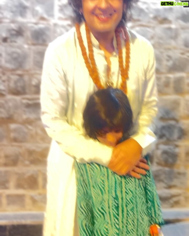 Vandana Sajnani - 3 Likes - My first meditation experience 🧿❤️ #Mahashivratri with the best ❤️. Thankyou @sonunigamofficial uncle and Meenal aunty . ❤️ And mom it makes me so happy to make you happy ❤️. Love you @vandanasajnaniofficial #Maa 😍❤️