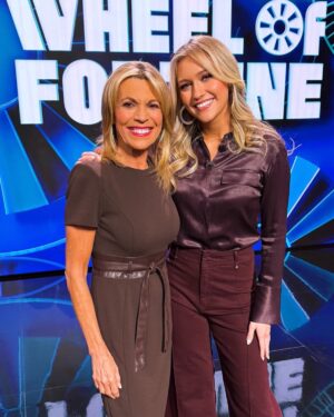 Vanna White Instagram - On Wednesdays we wear…🤎