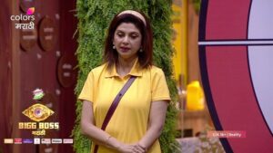 Varsha Usgaonkar Instagram - नॉमिनेशनच्या वेळी वर्षाताई आणि पॅडीमध्ये झाला वाद 😥⚡️

‘BIGG BOSS मराठी’, रात्री 9 वाजता, फक्त कलर्स मराठीवर आणि विनामूल्य @officialjiocinema वर.

#ColorsMarathi #BIGGBOSSMarathi #JioCinema #BBM #Episodic