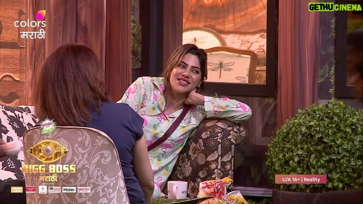 Varsha Usgaonkar - 54.9K Likes - Grand Celebration मधील आपलं कौतुक पाहून सूरज झाला खूप happy! 😎
‘BIGG BOSS मराठी’, रात्री 9.30 वाजता, फक्त कलर्स मराठीवर आणि विनामूल्य @officialjiocinema वर.
#ColorsMarathi #BIGGBOSSMarathi #JioCinema #BBM #Episodic