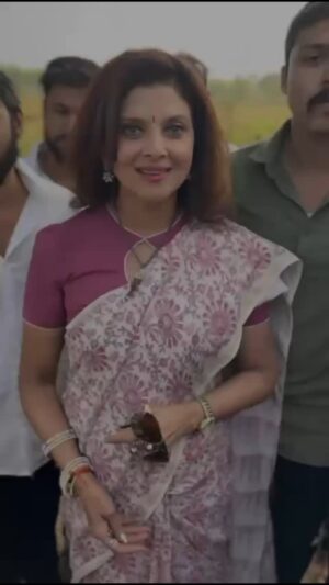 Varsha Usgaonkar Instagram - मतदानासाठी कढकढीच आवाहन..
.
.
.
.
.
#varshausgaonker #wondergirl #election #maharashtra #vidhansabha
