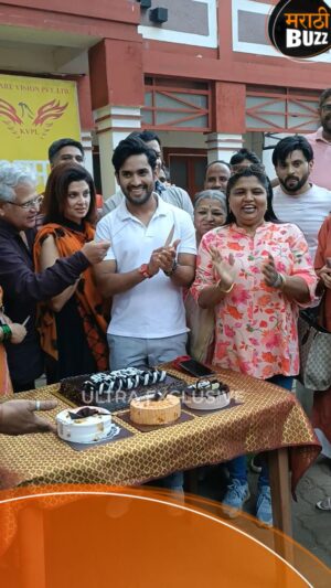 Varsha Usgaonkar Instagram - सुख म्हणजे नक्की काय असत मालिकेचा शेवटचा भाग आणि खास सेलेब्रेशन ✨🌼

#sukhmhanjenkkikayast #starpravahtvserial #marathicelebs #marathientertainment #ultramarathibuzz