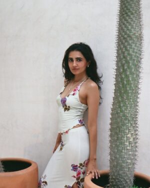 Vedika Pinto Instagram - 🌺🪻🌸🌷