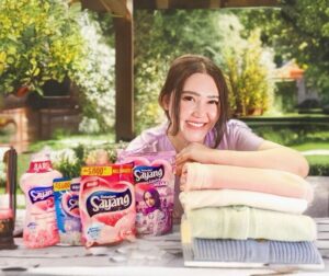 Via Vallen Instagram - Buibuuuuu! Yuhuuuu akhir bulan aku & @deterjensayang mau bagi-bagi stok deterjen Sayang untuk Buibu semuaaa. Lumayan banget kan nih!

Ikutin cara di bawah ini ya:
Follow akun Instagram dan Tiktok @deterjensayang
Review produk Deterjen Sayang jenis dan varian apa aja yang pernah Buibu coba 
Pakai hashtag #SayangxViaVallen #SayangDirimuSayangIndonesia dan tag 3 temen buibuuuu
Nanti 10 orang yang paling kreatif bakal dapetin stok bulanan Sayang 2in1 dari @deterjensayang
Cuma sampe 1 Februari 2025 ya Buibuuu!
Pantengin akun IG @deterjensayang ya buat pengumuman pemenangnya!

#SayangxViaVallen #JadiAdem #Sayang2in1PlusPelembut #SayangHijabAmanDiKulit #SayangDirimuSayangIndonesia
