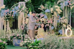 Via Vallen Instagram - Time together as a family is a gift
Bcz, The most important thing in the world is family & love
Tapi sayangnya, tidak semua orang mau sayang dan saling menjaga dengan baik keutuhan keluarganya 🤍🌻