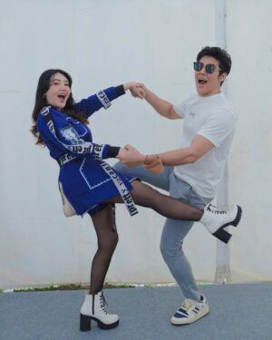 Via Vallen Instagram - The best feeling in the world is being with someone who wants you as much as you want them 🤍 
Eits, jangan di geserr 🙈