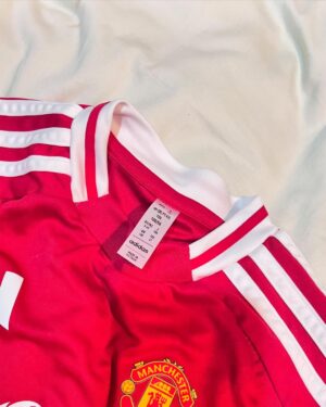 Via Vallen Instagram - Selamat 4 bulan anakku @aghamradia
Panjang umur, sehat, dan tambah pinter yaa sayangkuu
Maaf yaaa nakk, ami gak nemu jersey yang 4 bulan
Nemunya yang buat anak 4 tahun 🤭