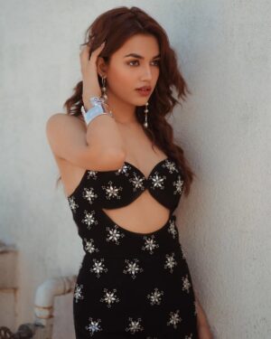 Vidhi Yadav Instagram - Wearing: @worldofasra 
📷 @abhay_r_kirti