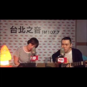 Waa Wei Instagram - 我昨天晚上還在想要傳訊息給你⋯ 
方大同！！！我很難過😭😭😭
我會很想你的⋯你和阿Mui現在見到面了嗎⋯
你們在那邊要好好的，好嗎🤍🤍🤍
-
謝謝你寫了那麼多好聽的歌，
我和路易都好喜歡《艾美夢遊》的繪本，
大同⋯ 謝謝你。🫂🫂🫂

有一天，再見 👋