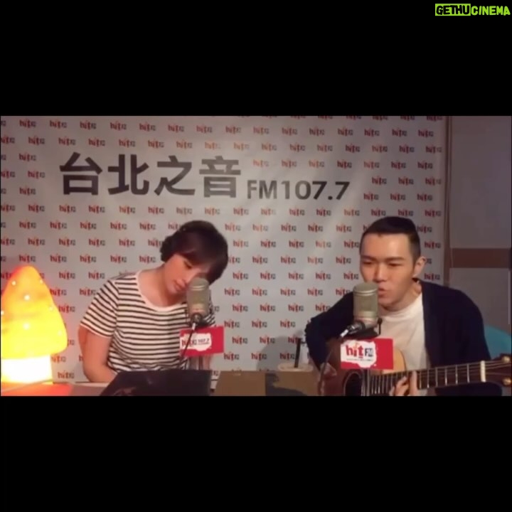 Waa Wei - 94.8K Likes - 我昨天晚上還在想要傳訊息給你⋯
方大同!!!我很難過😭😭😭
我會很想你的⋯你和阿Mui現在見到面了嗎⋯
你們在那邊要好好的,好嗎🤍🤍🤍
-
謝謝你寫了那麼多好聽的歌,
我和路易都好喜歡《艾美夢遊》的繪本,
大同⋯ 謝謝你。🫂🫂🫂
有一天,再見 👋