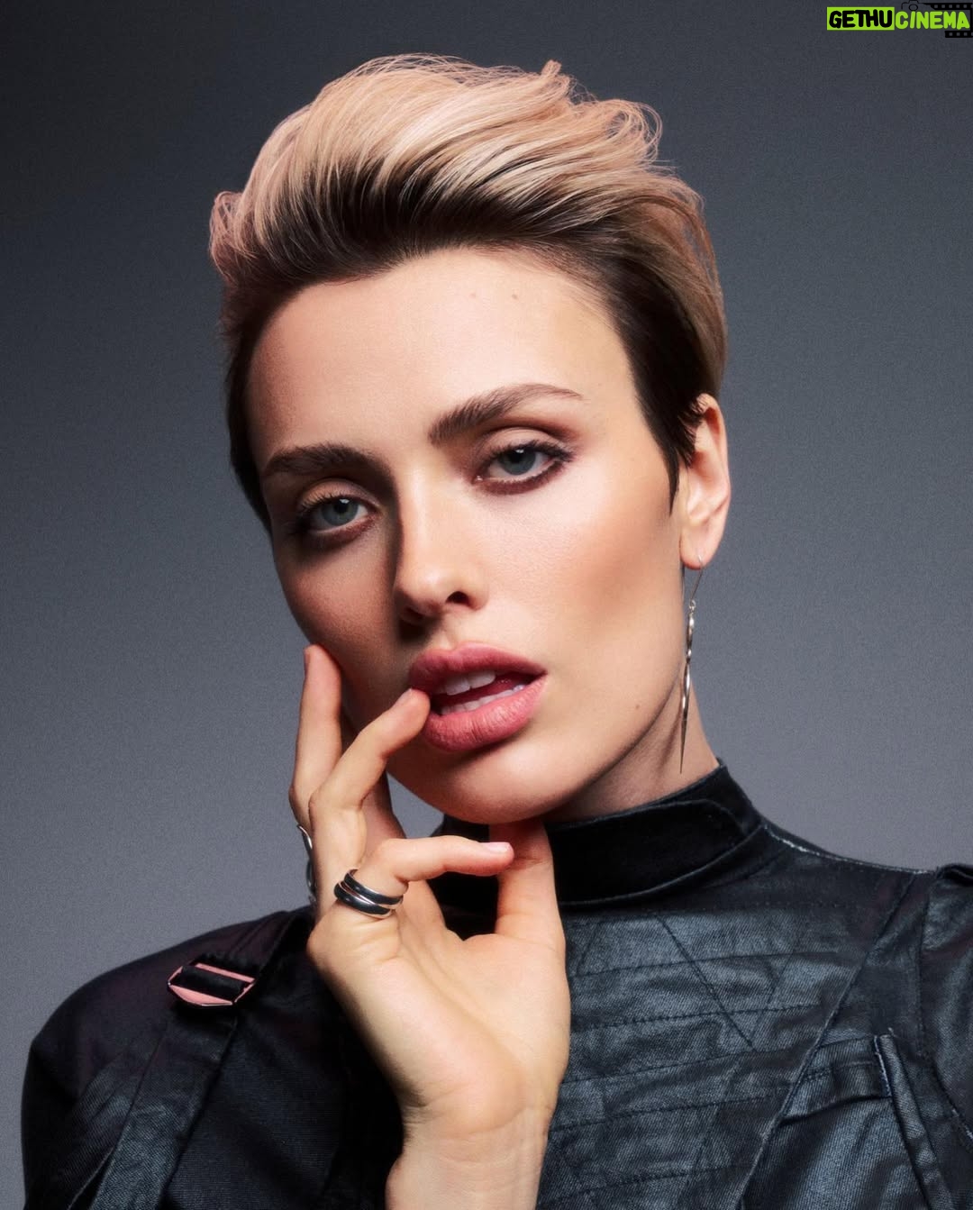 Wallis Day - 3.5K Likes - “What are you proud of?
I’m mostly proud of my parents. I feel like when you’re a kid, you don’t understand the weight people carry through life, the more I become an adult, the more appreciation I have for the things that my parents must’ve gone through, and sacrifices they made.” thank you for having me ❤️🔥
Magazine:@face__magazine
Talent:@wallisday
Photographer:@andreyxfrazao
Videographer:@rasslfilms
Photo Assist:@hi_iam_dan
Face:@lilly_keys
Hair:@clarissanya
Wardrobe:@girlnovia
Fashion:@friskmegood
Location:@goinspirestudios