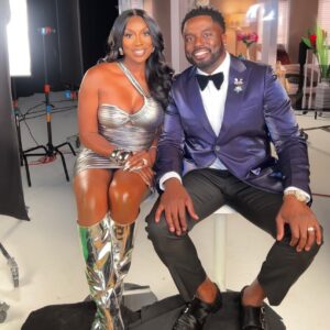 Wendy Osefo Instagram - Ending Season 9 with a smile! Tune into @bravotv tonight at 8PM for the #RHOP Season finale #TeamOsefo 

Makeup: @already_perfect 
Hair: @king_carter90 
Suit: @timmyajulo