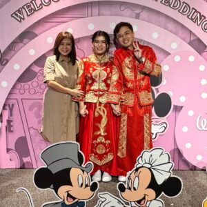Xiang Yun Instagram - 喜气洋洋！新传媒嫁女儿～慧霖，新郎也是公司的孩子～Wang。
慧霖是我合作最多次的统筹，她温柔善良、可爱可亲、认真尽责、任劳任怨。今天她出嫁，我心里的喜悦和感动真是难以形容，就像自己嫁女儿一样。🥰🥰🥰
在别开生面的喜宴上，笑声不断，喜乐气氛中，衷心祝福亲爱的慧霖与Wang 永结同心、幸福美满、早生贵子。💕💕💕🥂🥂🥂