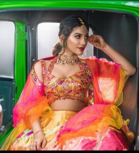 Actress Yaashika Aanand HD Photos and Wallpapers March 2025