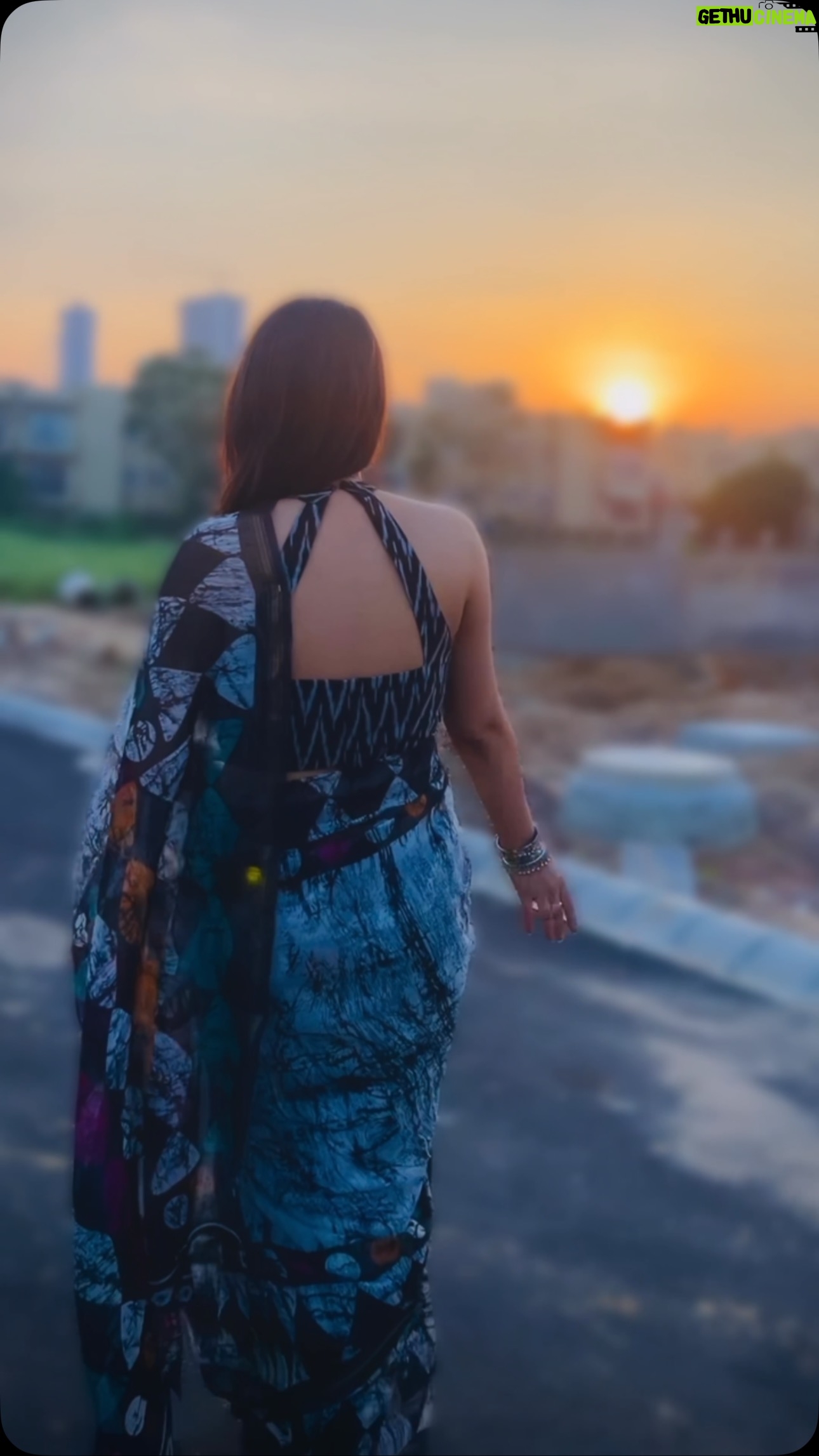 Yamini Malhotra - 11.5K Likes - Arey ye kya hua ???