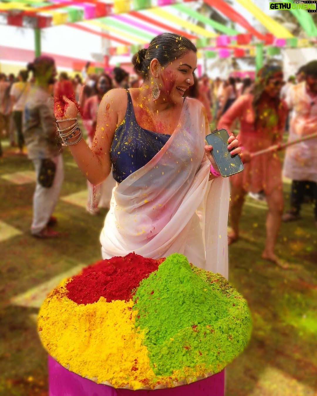 Yamini Malhotra - 64.6K Likes - Holi masti
Pics clicked by @sumitsethicine