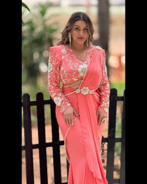 Yamini Malhotra Instagram - Sweet Feelings 😍
Saree from @silai_bhartimittal 
.
#pinksaree #peachsaree #saree #sarees #sareelook #sareelove #sareelovers #designersareemumbai #designerssaree