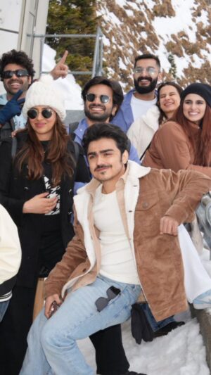 Yashaswini Dayama Instagram - Prom pe toh hum Poo ke saath hi jaayenge 🙂‍↕️