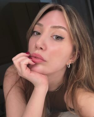 Yasmin Erbil Instagram - 