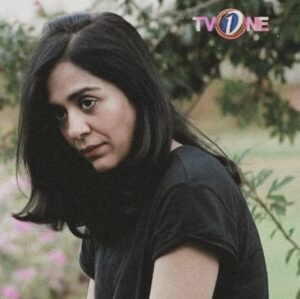 Yasra Rizvi Instagram - Aur kya kahoon isse kya lafz koi aur hai .. Maine jo samjha tujhe woh shakhs koi aur hai!

#yasrarizvi