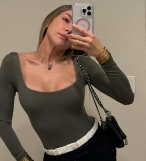 Yelena Maciel Instagram - 🩶