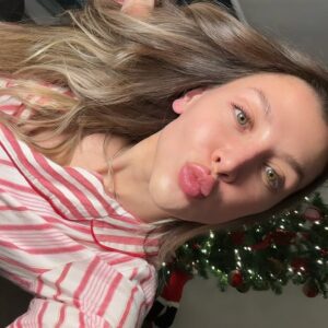 Yelena Maciel Instagram - 🎄FELIZ NAVIDAD PARA TODOS… LOS QUEREMOS 🎄