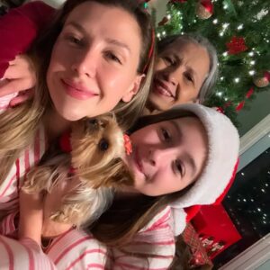 Yelena Maciel Instagram - 🎄FELIZ NAVIDAD PARA TODOS… LOS QUEREMOS 🎄