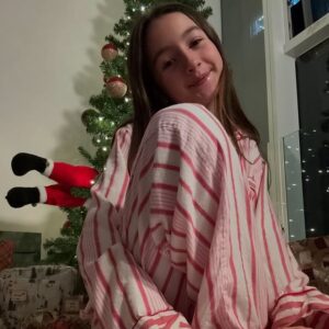 Yelena Maciel Instagram - 🎄FELIZ NAVIDAD PARA TODOS… LOS QUEREMOS 🎄