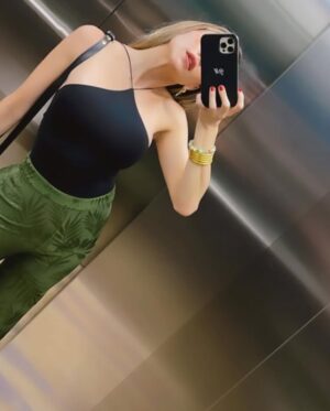 Yelena Maciel Instagram - De las del espejo 2023 🪞