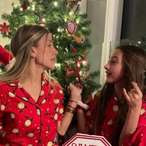 Yelena Maciel Instagram - 🎄 have a holly jolly christmas 🎄
