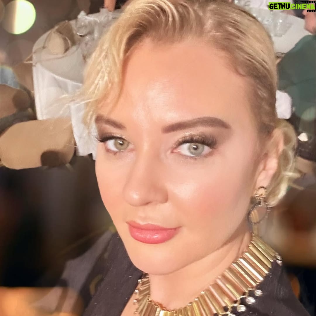 Yeliz Doğramacılar - 11.7K Likes - Hayat sadece anlardan ibaret…🍂🤎🍁☀️