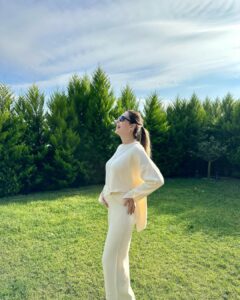 Actress Yildiz Cagri Atiksoy HD Photos and Wallpapers April 2025