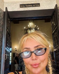 Actress Yonca Evcimik HD Photos and Wallpapers February 2025