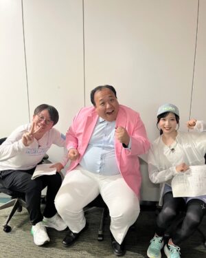 Yui Oguri Instagram - 東京マラソン42.195キロ
完走しました！！🏃‍♀️💨❤️‍🔥
サンデーPUSHスポーツさんに後押しして頂き、素敵なスタッフさんに恵まれて、本当に心強い中川修二さんがサポートしてくださり、家族やスタッフさんメンバーの応援があったり、沿道ではファンの方が旗や団扇や声掛けで応援してくれたり、私のファンじゃない方も笑顔で応援してくれて、
それが本当に力とエネルギーになりました

お家から応援してくれた方々のメッセージも届いてました！

"笑顔"で走り切ることで
どこかの"誰かの力""勇気"になればいいなと
思いながら走りました

私自身、人の温かみと応援の力を感じて
"アイドルだって強いんだぞ"と
伝えられたんじゃないかと思っています

本当に楽しかったです！ありがとう！

今日走られた皆さんナイスランでした！🥹👏🏻✨

#東京マラソン
#東京マラソン2025
#サンデーPUSHスポーツ