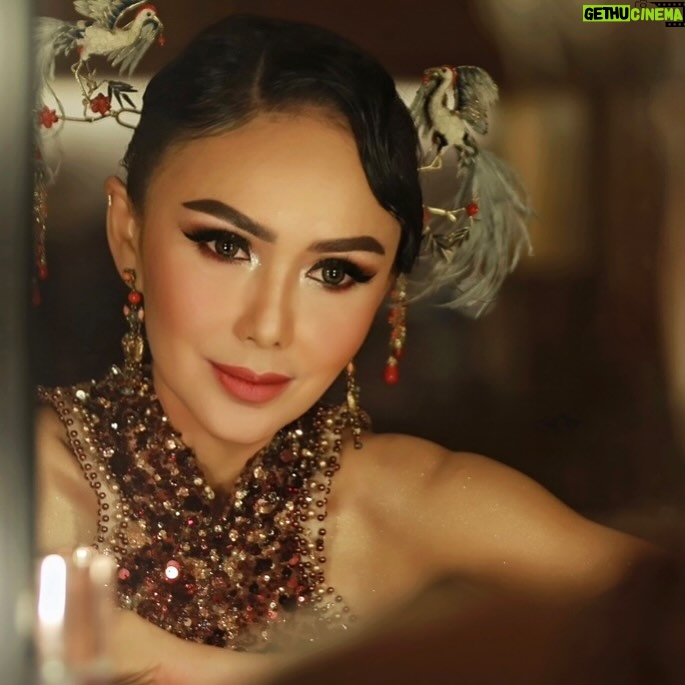 Yuni Shara - 3 Likes - .
Selamat Merayakan Tahun Baru Imlek
Gong Xi Fa Cai 🏮🧧
God Bless always ...🙏✨
#gongxifacai2025