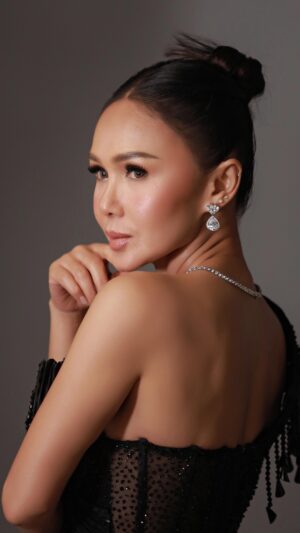 Yuni Shara Instagram - .
Treatment wajah bukan hanya untuk wanita, 
Tapi bisa dilakukan para Pria.
@oligio.sti adalah Treatment paling tepat, Karena hanya dilakukan dalam waktu 30menit , Tidak sakit, dan tidak ada bekas.
Langsung bisa beraktivitas. 

#yunishara #oligio #treatment #liftup #pullup #feelup #treatmentuntukorangsibuk