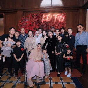 Yuni Shara Instagram - .
Bday dinner @krisdayantilemos 🎂🌹

#krisdayanti #bdaydinner #kd50 #lovelymoments #240325