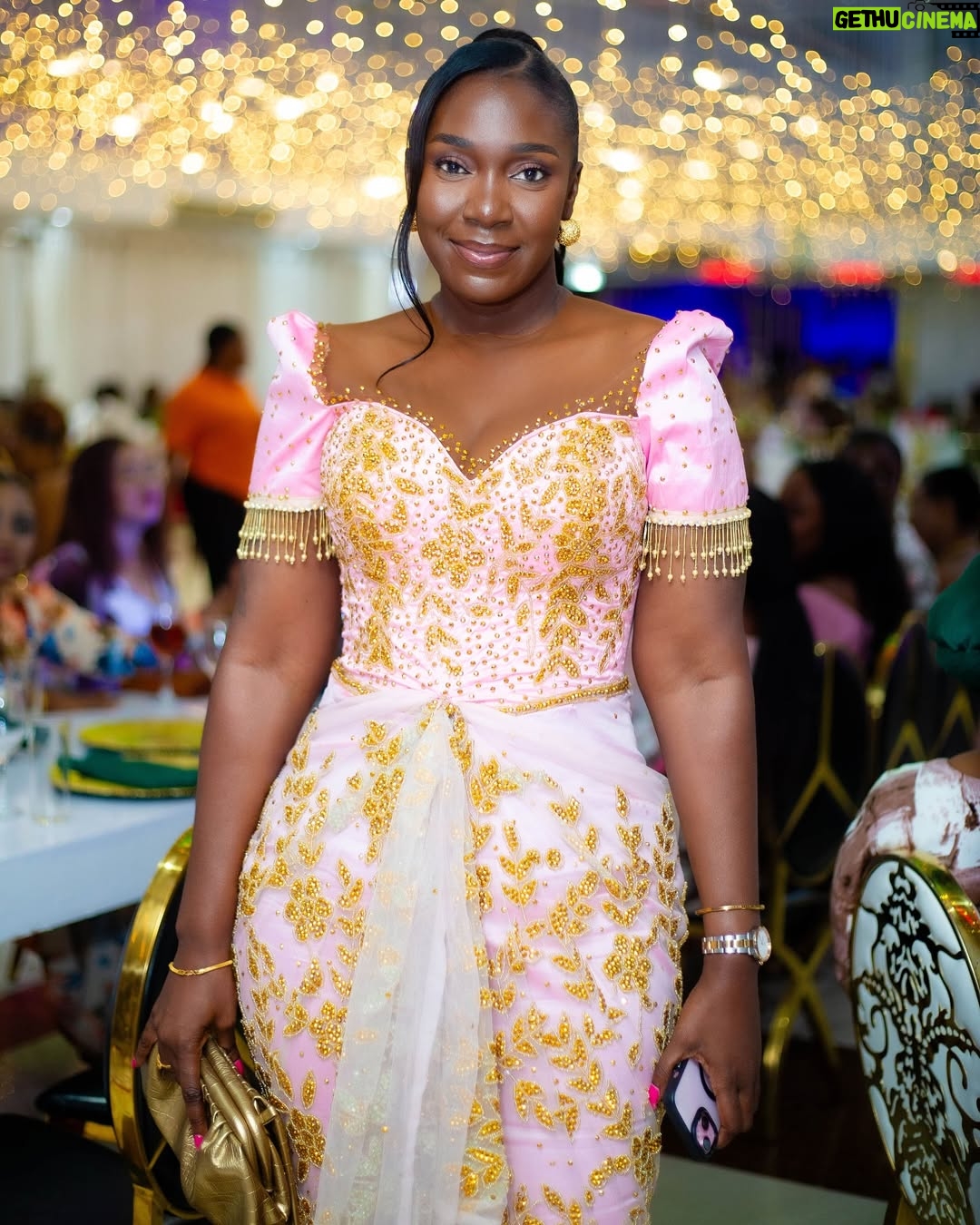 Yvonne Cherrie - 18K Likes -