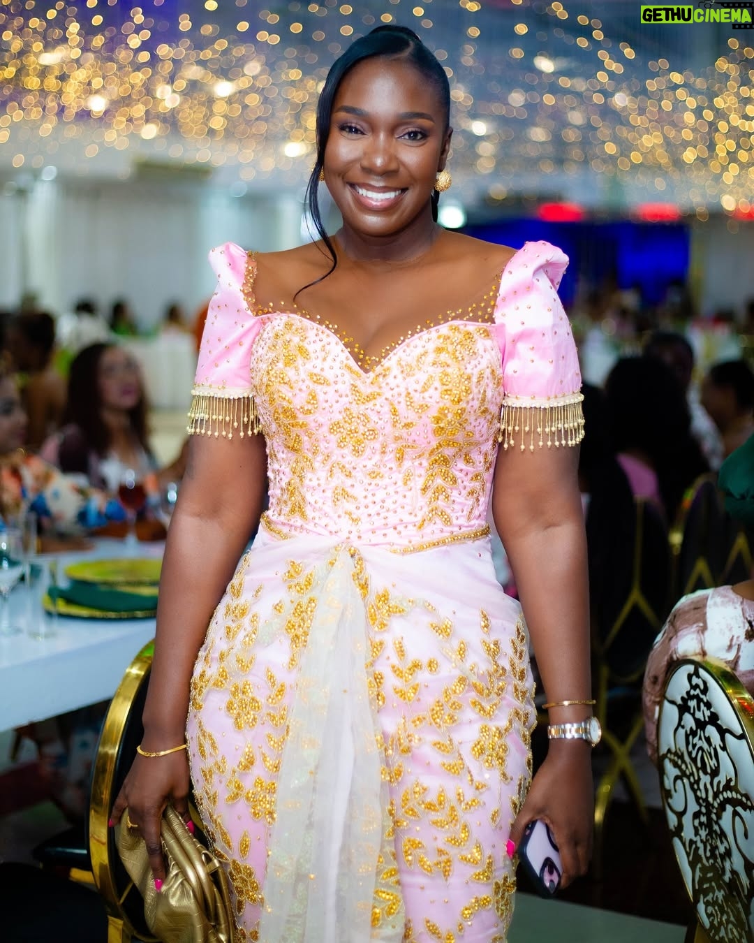 Yvonne Cherrie - 18K Likes -