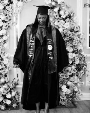 Yvonne Cherrie Instagram - Nelson Mandela once said, “Education is the most powerful weapon you can use to change the world”. 🎓🤍

Even in the bible Proverbs 4:13, it is written, “Mkamate sana elimu, usimwache aende zake; Mshike, maana yeye ni uzima wako.” 

Hongera mama kenzo, Umeweza! 🤍🎓 @monalisatz