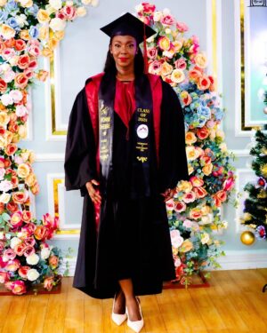 Yvonne Cherrie Instagram - Walisema nimeshazeeka kwanini nirudi shule? Kufanya nini? Na wengine walinicheka sana kuniona naingia darasani na hawakuamini kwenye dhana ya kuanza upya. But today, I proudly graduate in Business and Project Management as the eldest in my class na NIMEBUTUA hasa ( BEST PERFORMING GRADUANT). Huu ni ushuhuda wa uvumillivu, ujasiri na uthubutu. This MILESTONE proves it’s never too late to achieve your dreams, na unajua nini? This is only the beginning. Tunaendelea hakuna kurudi nyuma. Stay tuned, greater things are on the way!
#bikizeekarudishule
#GraduationDay #BusinessAndProjectManagement #FirstClassGPA #NeverTooLate #BreakingBarriers #NewBeginnings”