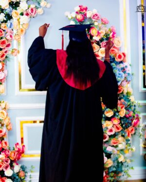 Yvonne Cherrie Instagram - Walisema nimeshazeeka kwanini nirudi shule? Kufanya nini? Na wengine walinicheka sana kuniona naingia darasani na hawakuamini kwenye dhana ya kuanza upya. But today, I proudly graduate in Business and Project Management as the eldest in my class na NIMEBUTUA hasa ( BEST PERFORMING GRADUANT). Huu ni ushuhuda wa uvumillivu, ujasiri na uthubutu. This MILESTONE proves it’s never too late to achieve your dreams, na unajua nini? This is only the beginning. Tunaendelea hakuna kurudi nyuma. Stay tuned, greater things are on the way!
#bikizeekarudishule
#GraduationDay #BusinessAndProjectManagement #FirstClassGPA #NeverTooLate #BreakingBarriers #NewBeginnings”