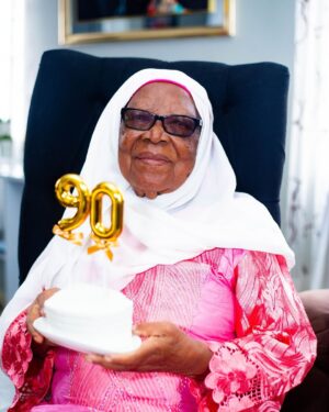 Yvonne Cherrie Instagram - Tunasherehekea miaka 90 ya upendo, hekima, na baraka pamoja na Bibi yetu mpendwa! Nguvu zako, upole wako, na upendo wako usioyumba vimekuwa msingi wa familia yetu. Tunakusherehekea kwa safari yako ya maisha na kwa kugusa maisha ya wengi. Heri ya miaka 90 ya kuzaliwa, Bibi.
Tunakupenda sana.

#mzaramowakishua