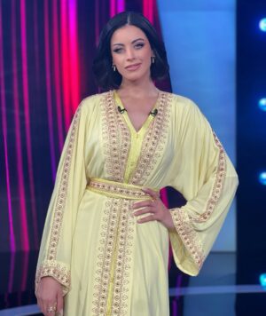 Zahra Habib Instagram - سعيدة اليوم بمشاركتي ويه شخص كلش احبه 
القدير جواد الشكرجي على قناة mbc Iraq ببرنامج اربح الملايين 
جانت حلقة كلها مفاجآت ومعلومات 
شكرا على هاي الاستضافة الجميلة ✨