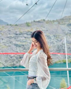 Actress Zainab Shabbir HD Photos and Wallpapers February 2025