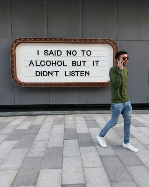Zayn Marie Khan Instagram - Khan’t get enough (ZMK   MK   OK = 🌹🌅☀️🕶️) thank you, 2024, next 🎀🫰🏽