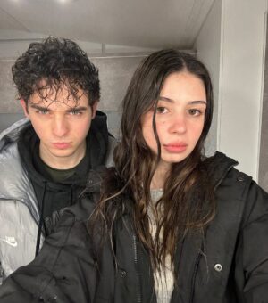 Zeynep Atılgan Instagram - 🕺💃🏻🦑🐊 bugün !! ⏰ 

#kardelenler 
@kardelenlerdizi
